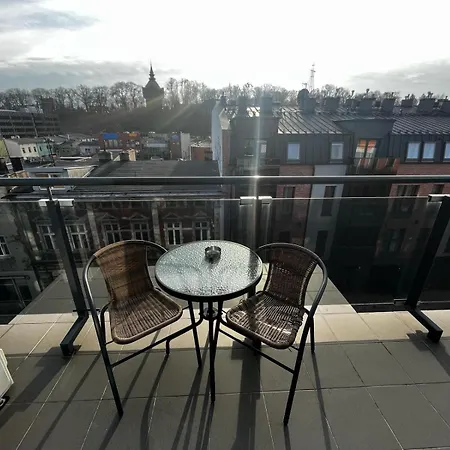 Center Z Parkingiem Lägenhet *