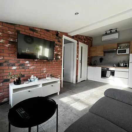 Center Z Parkingiem *